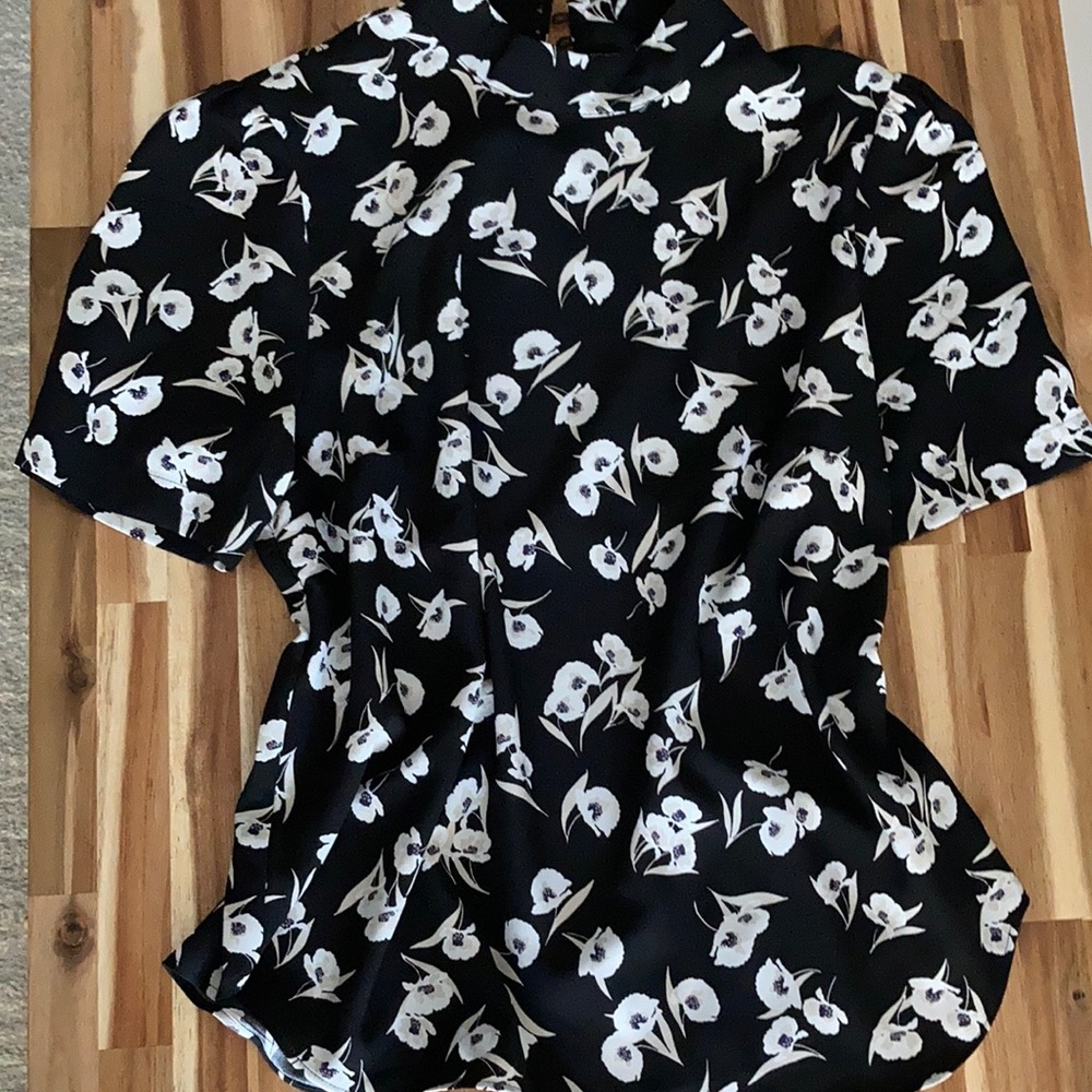 Ann Taylor size large high neck shirt sleeve flowy